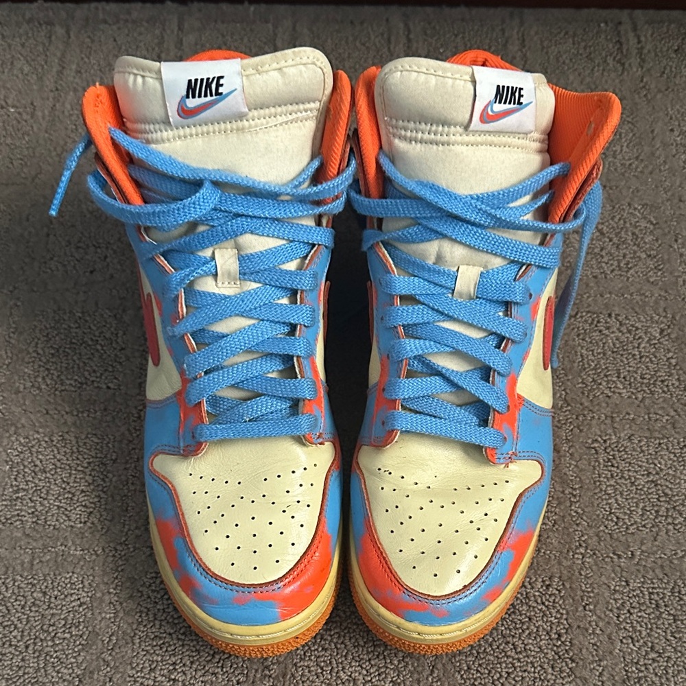 Nike SB Dunk Low OG QS - comes with the box!
